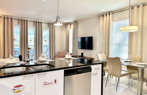 Silver Creek House | Cozy 3BR Townhouse w/Private Pool, Clubhouse Access – Near Disney!