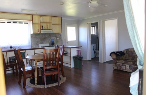 Undercliffe Cottage | Cozy 3Brm Cottage