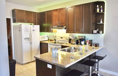 Vaughan House | Cozy 4-Bdr, 3-Bath Retreat w/Patio in Toronto Suburbia – Your Perfect Escape!