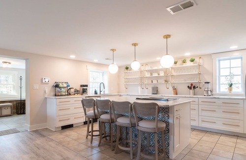 High Bridge House | Cozy 4 Bdrm/2 Bath Home - Ideal For Extended Stays
