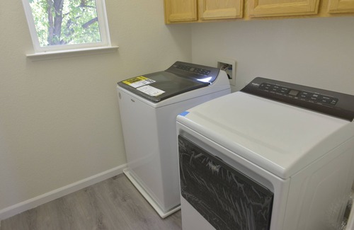Regency Park House | Cozy 4 bedroom 3 bath home away from home
