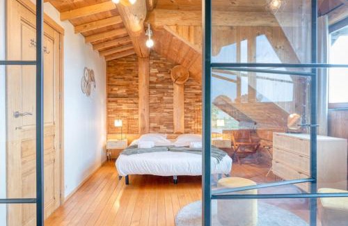 Velzeke-Ruddershove Ski Chalet | Cozy 4-Bedroom Chalet with Outdoor Spa in Zottegem