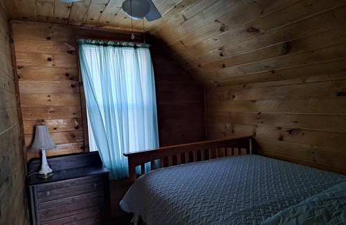 Verona Beach Cottage | Cozy 4-bedroom cottage in enchanting Verona Beach with AC, WiFi