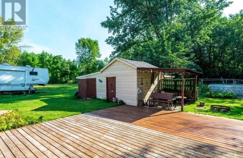 Roseneath Cottage | Cozy 4 Bedroom Cottage with lake views and hot tub