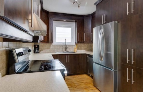 Longueuil House | Cozy 4-Bedroom Home - 15 minutes From Montreal Downtown