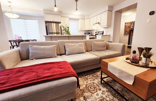 Halton Regional Municipality House | Cozy 4 bedroom Home in Milton GTA