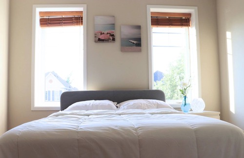 Whitby House | Cozy 4-Bedroom Home with Large Yard in Whitby