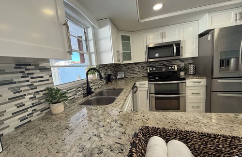 Bearss Plaza House | Cozy 4-bedroom House w/Pool, Tikihood, clean ambient, nice place near Airport!