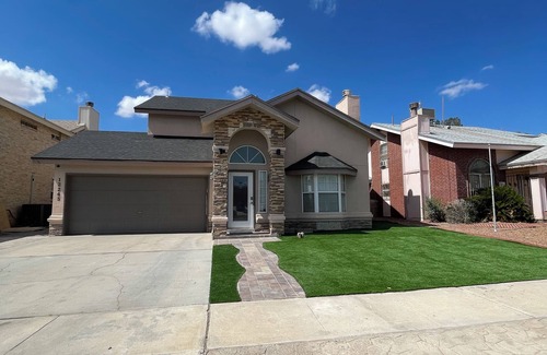 Biggs Field House | Cozy 4-bedroom house with AC and WiFi in peaceful El Paso