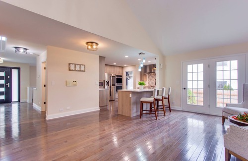 Glendale Heights House | Cozy 4-bedroom house in fabulous Glendale