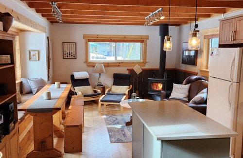 Okanagan-Similkameen House | Cozy 4-Season Riverfront Cabin Near Manning Park – Sleeps 10 with Private Beach