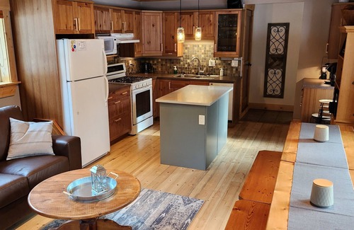 Okanagan-Similkameen House | Cozy 4-Season Riverfront Cabin Near Manning Park – Sleeps 10 with Private Beach