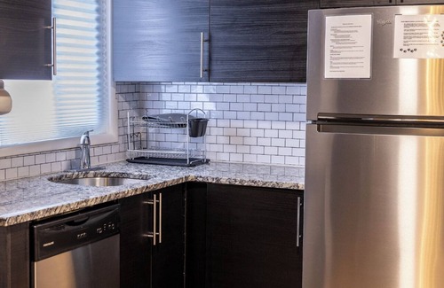 Oak Park House | Cozy 4BD 3BA| Master Bedroom| FREE WIFI