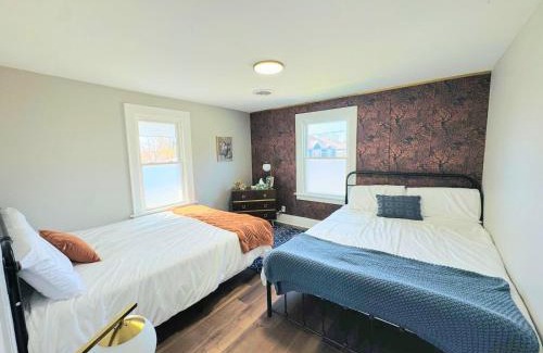 Northeast South Bend House | Cozy 4BD - Backyard Retreat - 3mins to Notre Dame