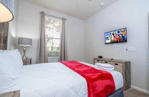 Trafalgar Village House | Cozy 4Bd Home Pool & Hot Tub at Trafalgar Resort