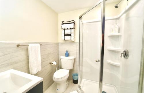 East Somerville Apartment | Cozy 4BD2BA Near Boston-Encore-T-Station and Diners
