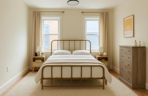 East Somerville Apartment | Cozy 4BD2BA Near Boston-Encore-T-Station and Diners
