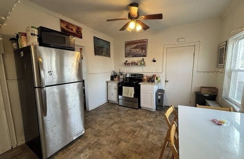 South Medford House | Cozy 4BR Home by Tufts w/Subway Access to Downtown, MIT, Harvard + Free Parking