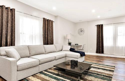 East Lansdowne House | Cozy 4BR Home, Sleeps 12, Near PHL, Eagles Field, UPENN, Fast Wi-Fi, Queen Bed, Parking