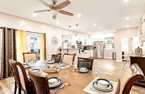 East Lansdowne House | Cozy 4BR Home, Sleeps 12, Near PHL, Eagles Field, UPENN, Fast Wi-Fi, Queen Bed, Parking