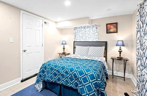 East Lansdowne House | Cozy 4BR Home, Sleeps 12, Near PHL, Eagles Field, UPENN, Fast Wi-Fi, Queen Bed, Parking