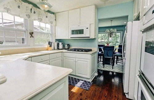 Wasco House | Cozy 4BR Home with 2.5 Baths