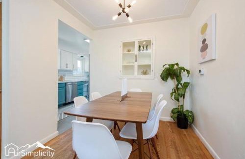 Westminster House | Cozy 4br Retreat W Arcade & Outdoor Space