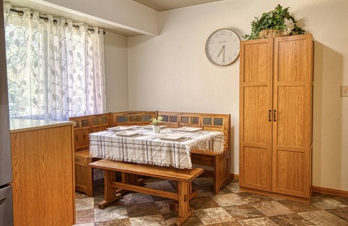 Gillette House | Cozy 5bdrm Haven in the Heart of Gillette 5 Min from Downtown- FREE Pool Passes!