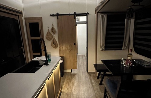 Haines City RV Rental | Cozy 5th Wheel Camper in peaceful Haines City