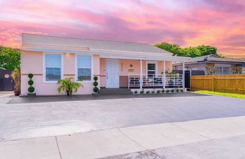Flagami Apartment | Cozy/6PPL/2BR/Wifi/AC/Patio/BBQ/W&D/free parking apartment in Miami