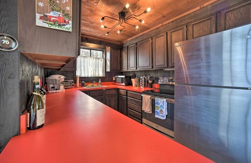 Wilmington Cabin | Cozy A-Frame Cabin w/Pool Table: 8 Mi to Mt Snow!