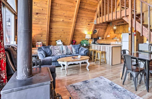 Arrowbear Lake Cabin | Cozy A-Frame w/Hot Tub Near Arrowbear Lake!