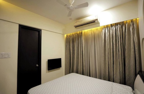 Nagpur Apartment | Cozy AC room in a luxurious bungalownn
