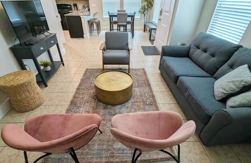 Georgetown House | Cozy & Affordable 3BR Townhouse with a Private Yard in East Georgetown!