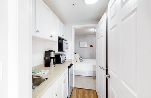 Big White Ski Resort Condo | Cozy alpine gem with mountain views, ski/in-ski/out access, WiFi, and jetted tub