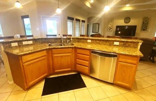 Laguna Vista Villa | Cozy and Beautiful 30 Hacienda