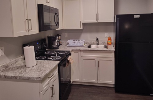 Saskatoon House | Cozy and Beautiful Entire One Bedroom Suite Close to Airport and Grocery Stores