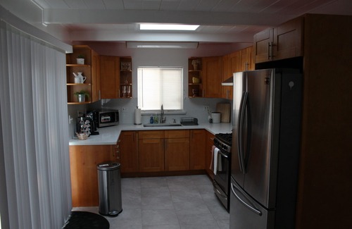 Pinole House | Cozy and Charming Family Friendly Home Between Napa and SF