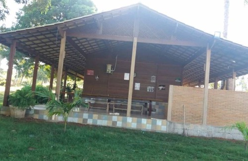 Morada Nova de Minas House | Cozy and Charming Wooden House With Wood Stove and Fishing Pond