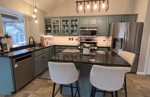 Georgetown House | Cozy and cheerful three bedroom home with hot tub.