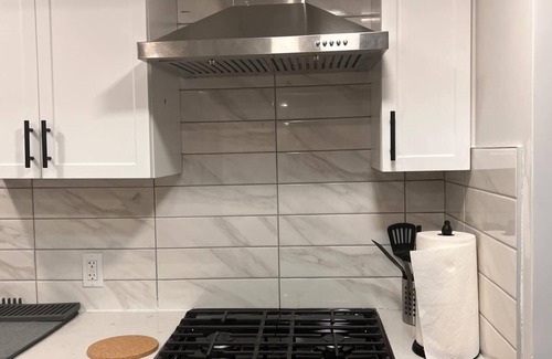 Southwest Edmonton House | Cozy and clean homestay basement suite in Chappelle community of SW Edmonton
