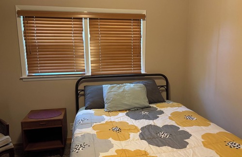 Lincoln Bed & Breakfast | Cozy and clean two bedroom home.Full bath. Coffee and rolls waiting for you.