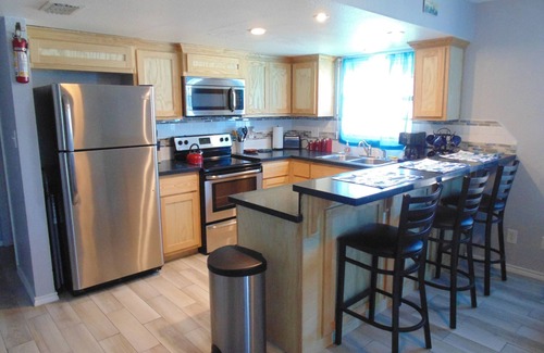 South Padre Island Condo | Cozy and comfortable Mid-Island Condo with "Keyless" Entry and Free WiFi
