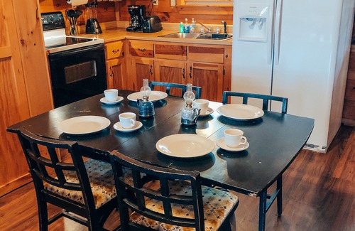 Mount Vernon Cabin | Cozy and Comfortable Lake Cabin
