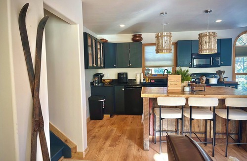 Valley of the Sun Cabin | Cozy and Comfy Mountain Retreat Near Breckenridge Ski Resort
