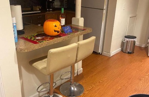 Lynn House | Cozy and comfy, Salem and Boston, free parking