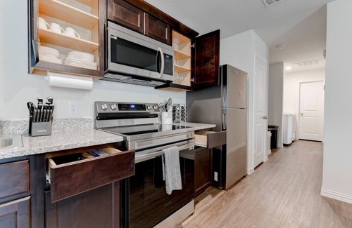Temple House | Cozy and convenient townhome