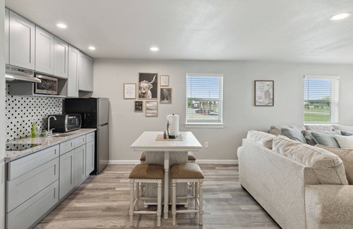 Whitesboro Apartment | Cozy and Cute Studio 15 minutes from Lake Texoma and 30 minutes from WinStar.