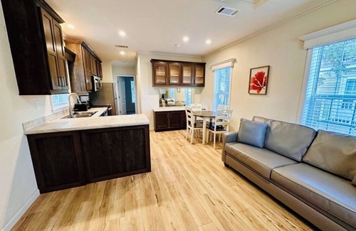 Crystal River Cabin | Cozy and fully equipped cabin in Crystal River Fl. Screened-In outdoor pool.