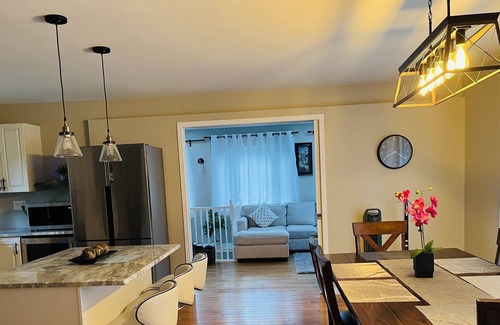 Valentia Cottage | Cozy and luxurious four seasons waterfront cottage